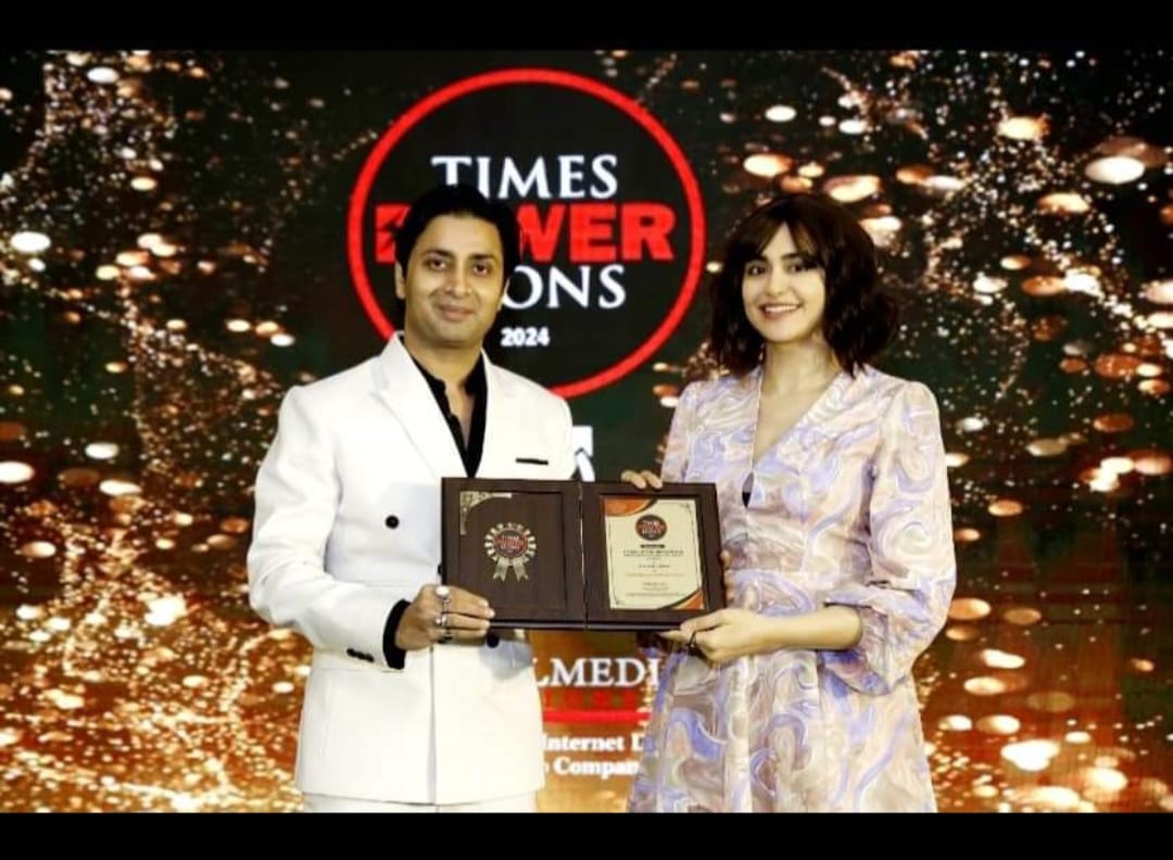 Advocate Aashutosh Srivastava Received Times Power Icons Award by Times Group.